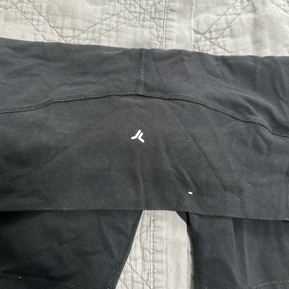 Old navy biker shorts - Picture 2 of 3